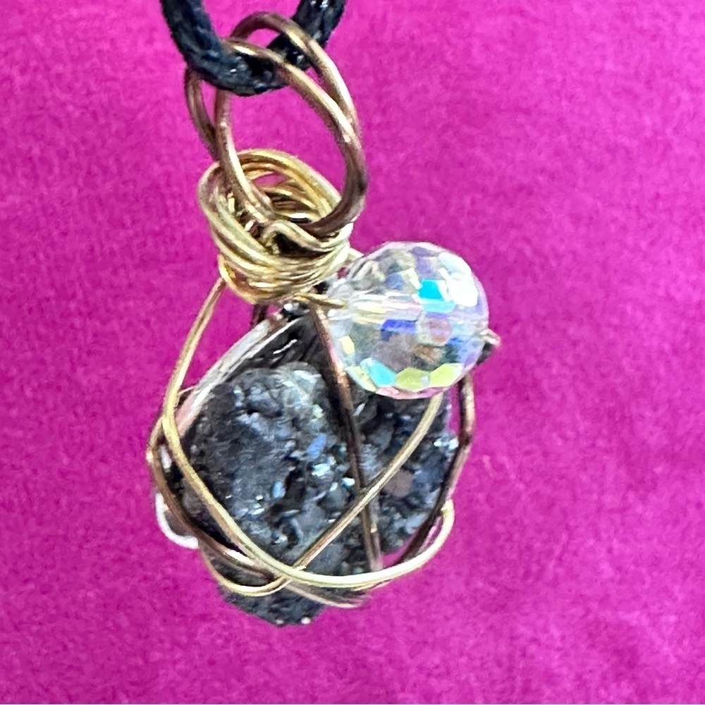 Collage Handmade Fools Gold Pendant Wire Wrapped Black Stone Necklace 4360 P - Picture 8 of 9